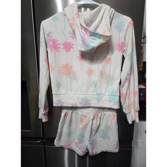 5/$25 Colorful Palm Tree Outfit - SO - M (8) - Picture 2 of 3